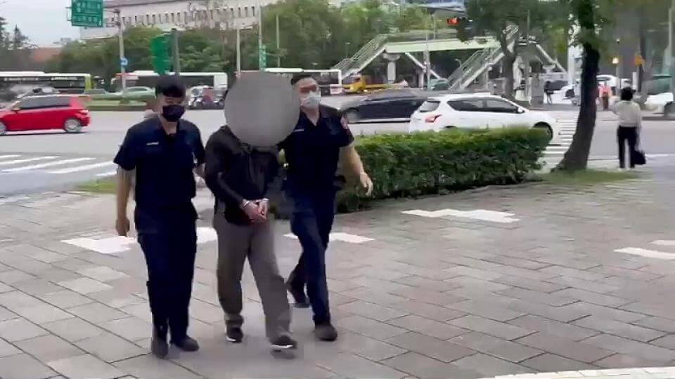 鐘錶店東暫時離櫃　無業男趁機偷錶搜刮現金