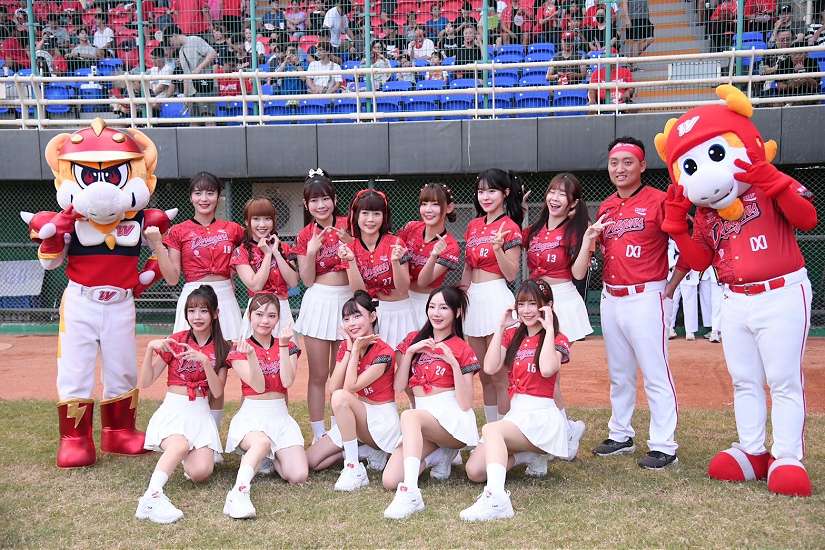 中華職棒例行賽味全龍花蓮主場最終戰  上萬球迷嗨翻花蓮球場